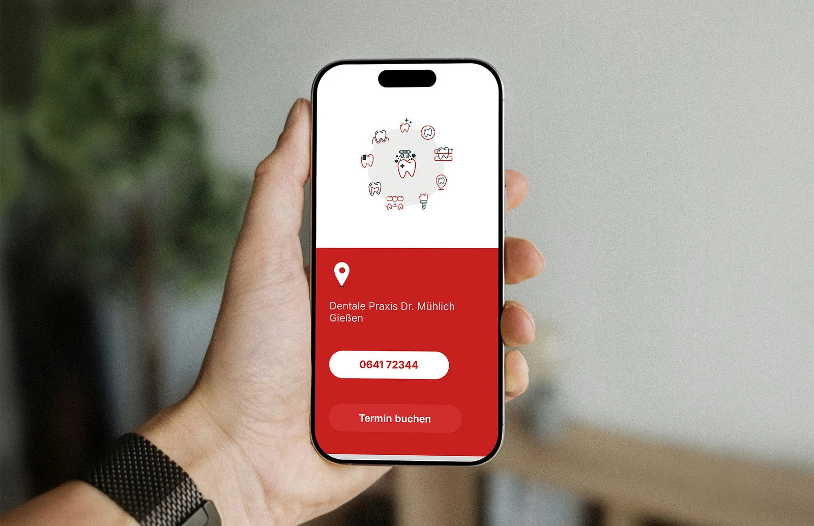 Dentale Praxis Dr. Mühlich: Kontakt und Terminbuchung auf Smartphone